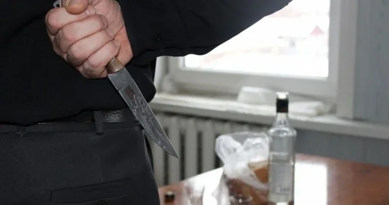 Keşlədə qonşular arasında dava: “İkimiz də boşanmışıq, hər gün araq içirik“ TƏFƏRRÜAT