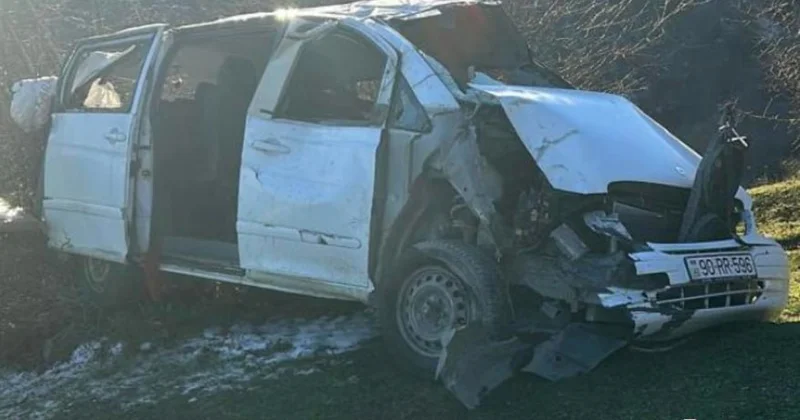 Lerikdə dərəyə aşan maşının sürücüsü sükan arxasında yuxulayıbmış DETALLAR