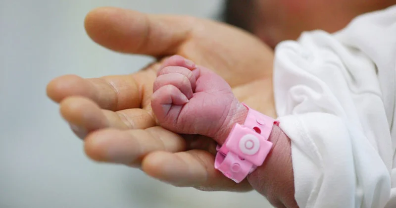 Первый ребенок в новом году в Азербайджане