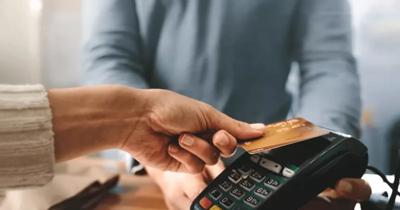 Безналичные платежи в Азербайджане выросли до 7,9 млрд манатов