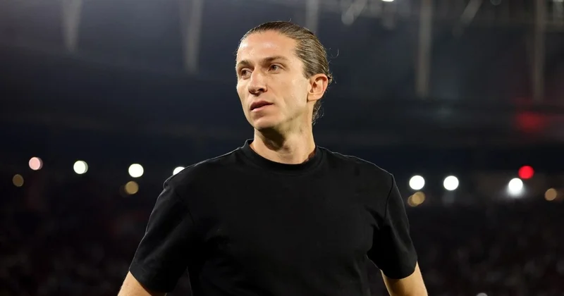 Çempion məşqçi ilə müqavilə yeniləndi