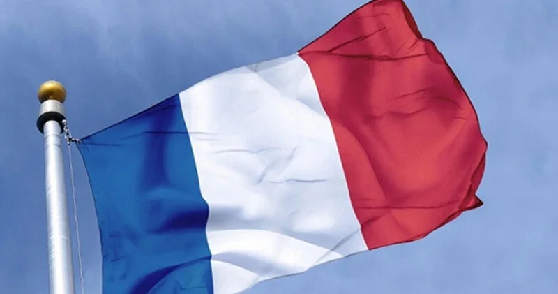 Fransa sosial şəbəkələri məhdudlaşdırmağı planlaşdırır