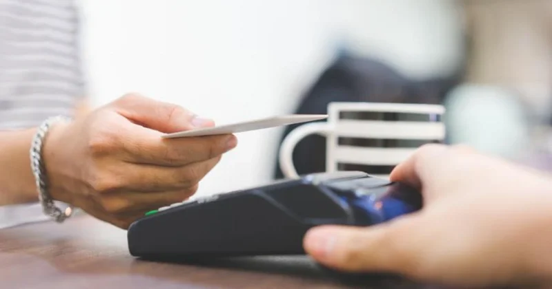 Azərbaycanda noyabrda nağdsız ödənişlər 14 % dən çox artıb