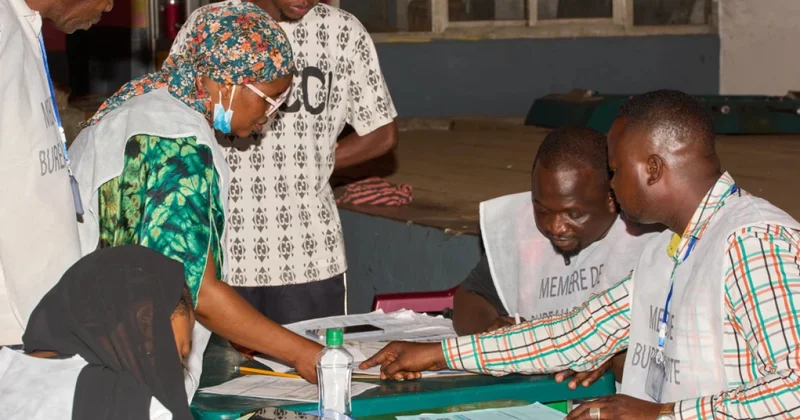 Народ проголосовал за лидера военной хунты объектив