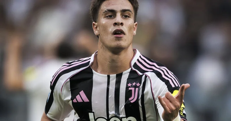 “Liverpul”un hücumçusu Yıldızın transfer sövdələşməsinə daxil edilə bilər