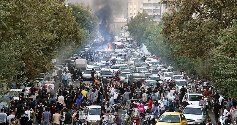 “Diktatora ölüm“: İranda kütləvi etirazlar davam edir“ İsrail mətbuatı