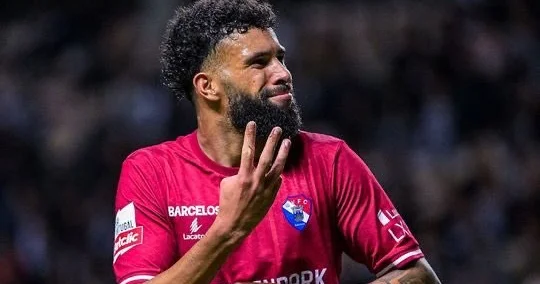 13 oyunda 10 qol vuran futbolçu Premyer Liqa klubuna keçməyə yaxındır