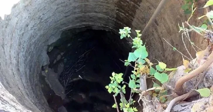 Мужчина получил травмы после падения в колодец в Баку