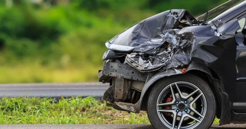 Yevlaxda iki maşın toqquşdu