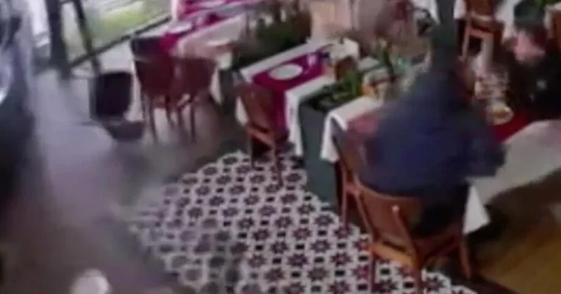 Известный музыкант въехал на автомобиле в ресторан ВИДЕО