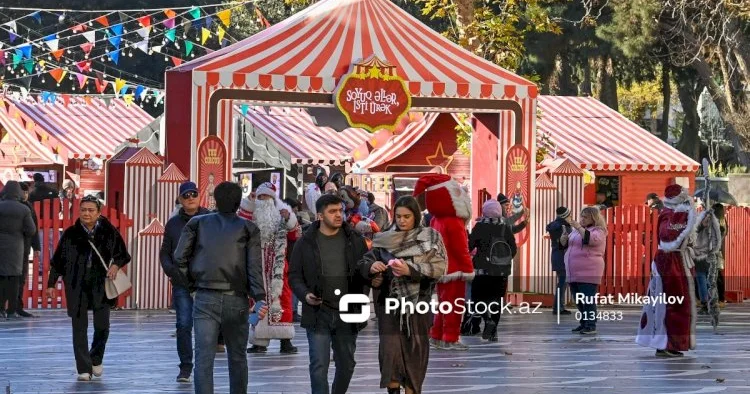 Yeni ilə bir neçə saat qalmış Bakıdan FOTOLAR
