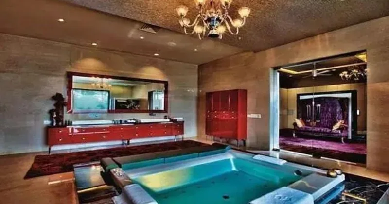 Dünyada ən bahalı EV, divarlarından QAR yağır FOTOlar